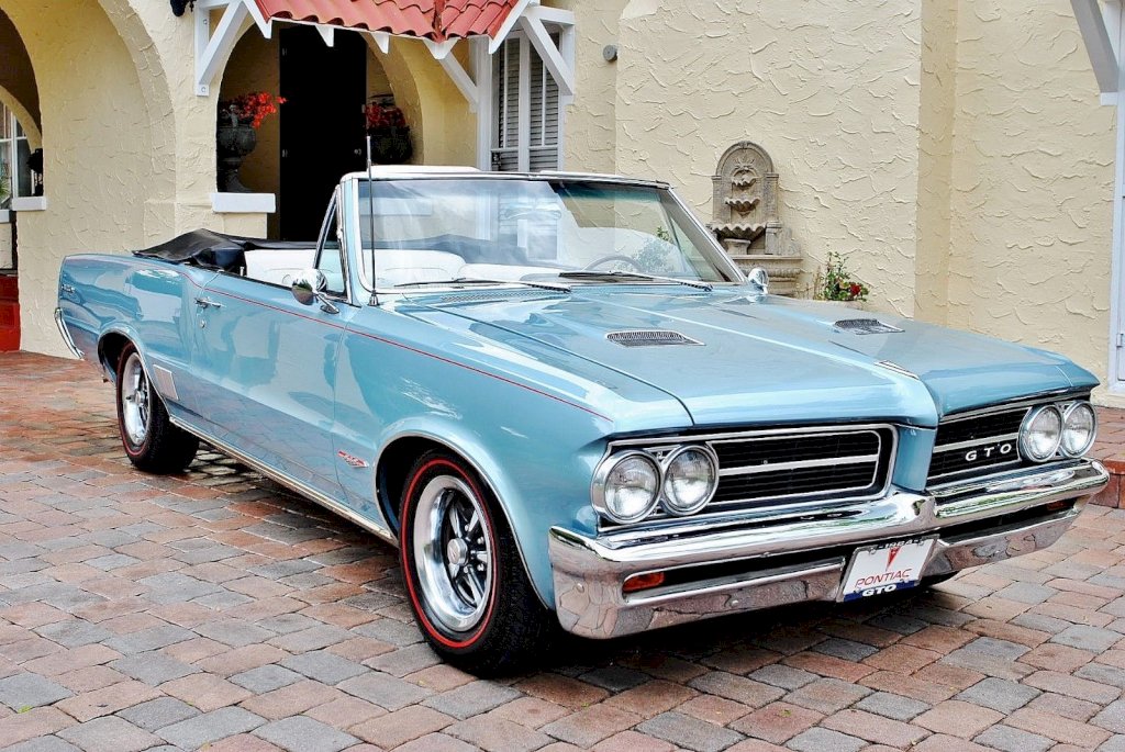 1964-Pontiac-GTO